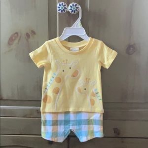 Baby’s summer t-shirt/shorts suit